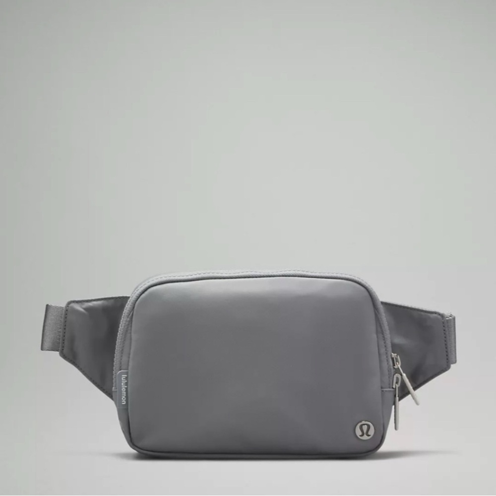 lululemon athletica everywhere Gray Belt Bag 2.0L VEUC